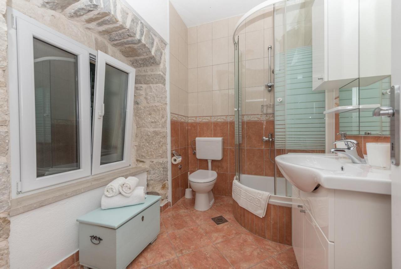 Vila Divna Podgora Exteriör bild